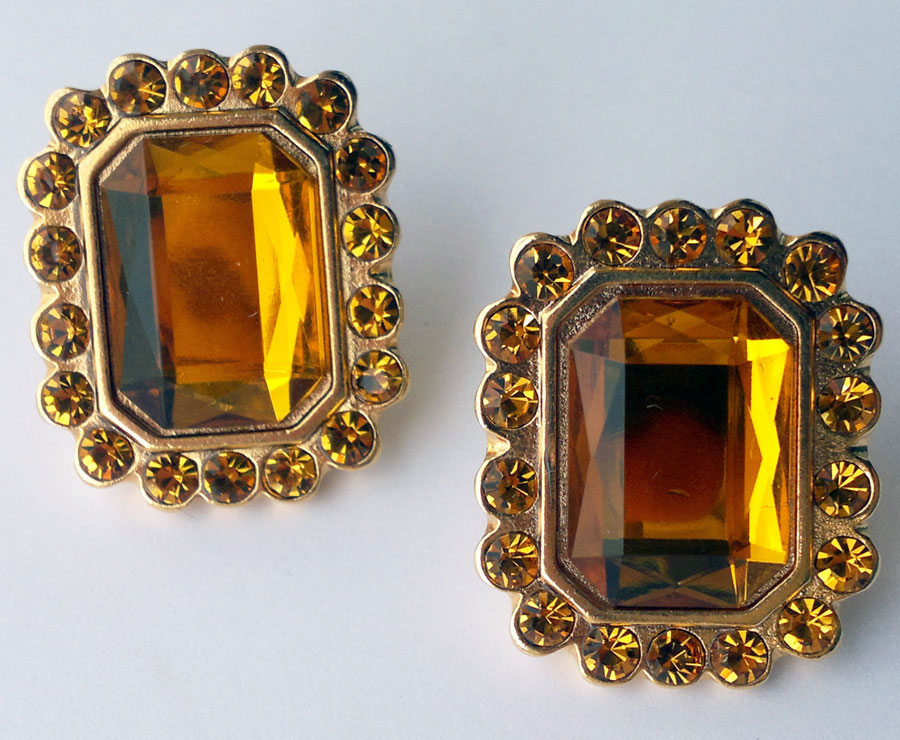 Gemelos dorados con strass ambar (Nickel Free).