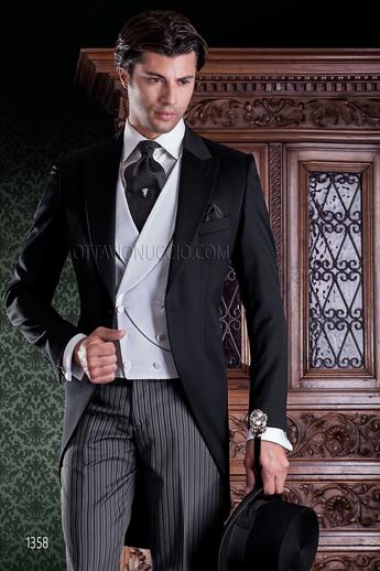 ONGala 1358 - Giacca tight nera in lana, pantalone rigato e gilet avorio