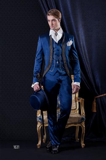 ONGala 1631 - Coreana redingote in satin blu con passamaneria di strass